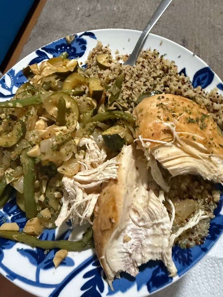 🍋 Lemon Chicken with Quinoa & Veggies
